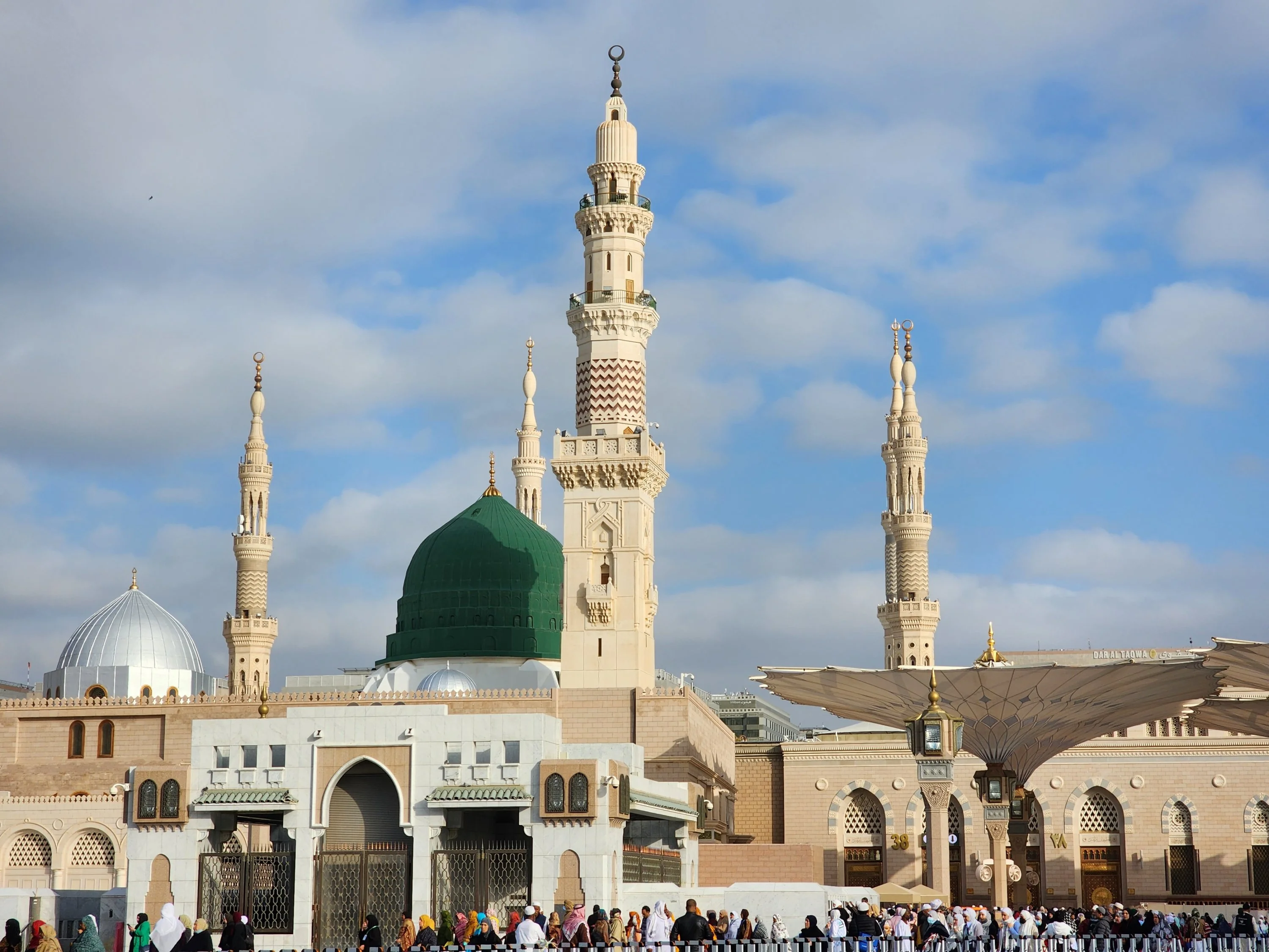 Masjid an-Nabawi à Médine – Agence Omra Maroc pour les pèlerins marocains